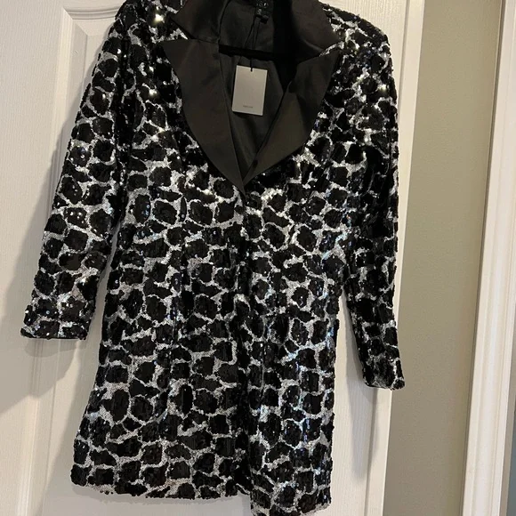 Dress - Picture 2 of 7